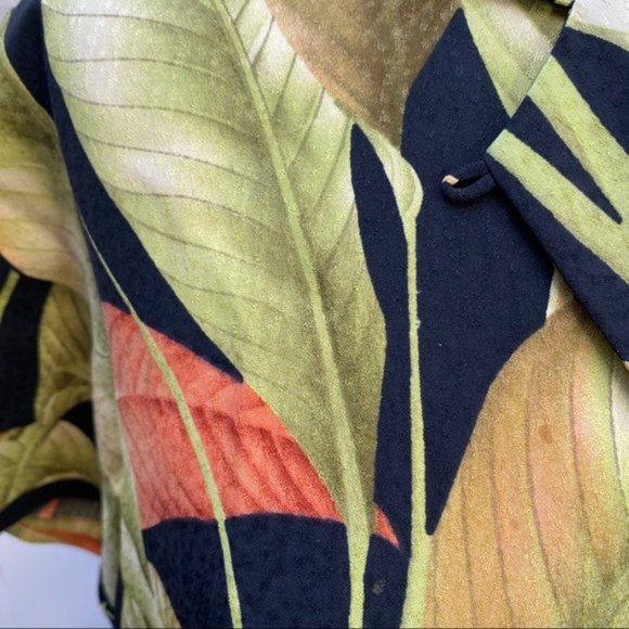 Tommy Bahama Blue 100% Floral Silk Button Up Shirt - Picture 3 of 10